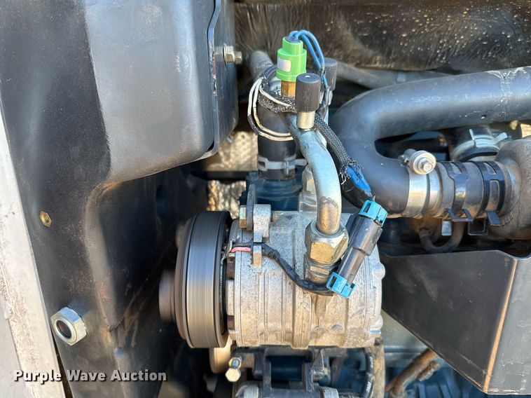 image for item EJ3064 2009 Bobcat 435H mini excavator