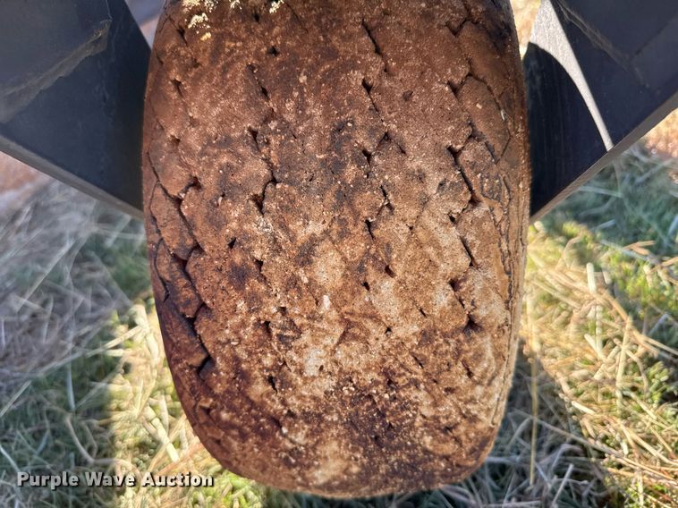 image for item EJ3065 Bobcat Box Blade skid steer box blade