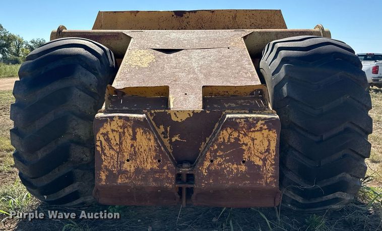 image for item EJ3069 2002 Bell 4206D tractor with scraper