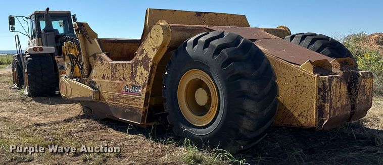 image for item EJ3069 2002 Bell 4206D tractor with scraper