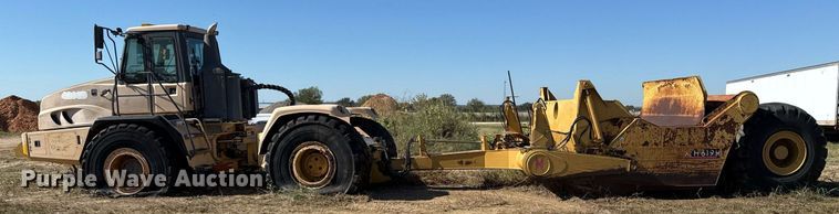 image for item EJ3069 2002 Bell 4206D tractor with scraper