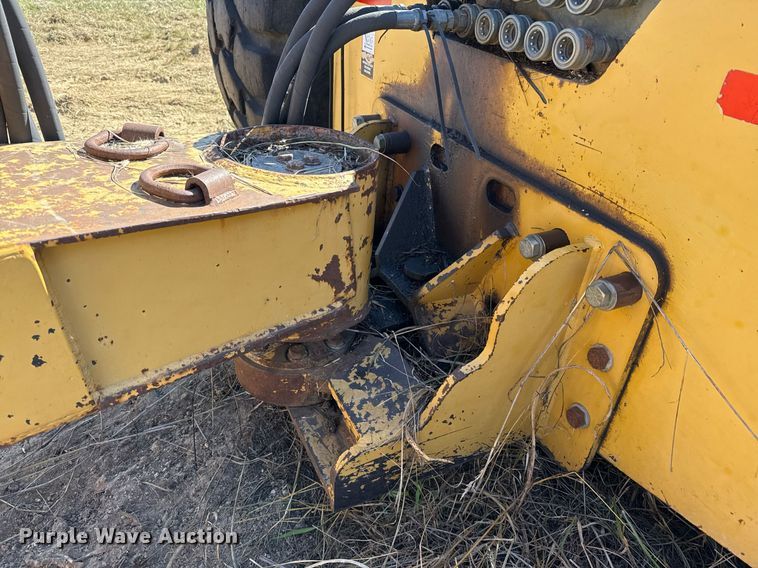 image for item EJ3069 2002 Bell 4206D tractor with scraper