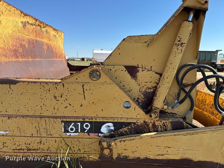 image for item EJ3069 2002 Bell 4206D tractor with scraper