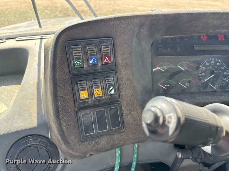 image for item EJ3069 2002 Bell 4206D tractor with scraper