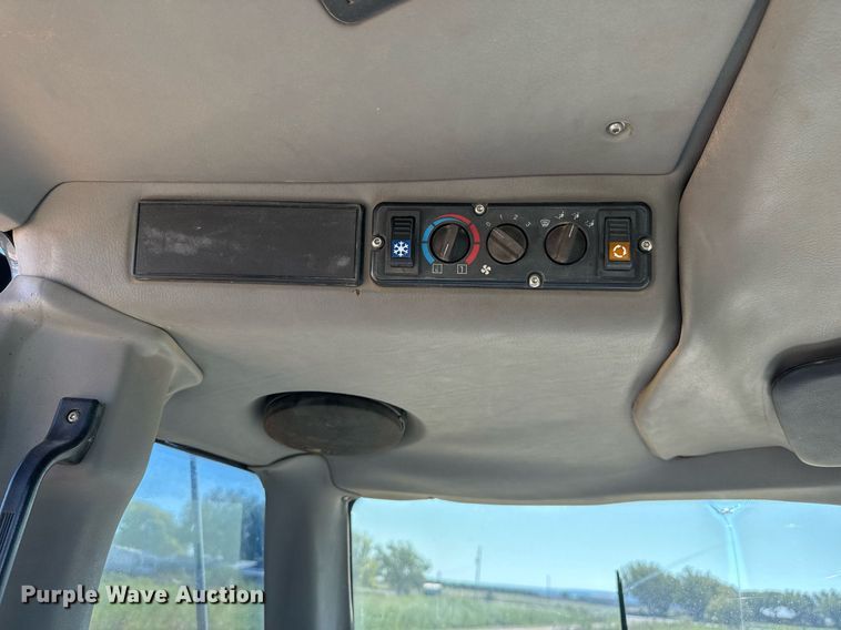 image for item EJ3069 2002 Bell 4206D tractor with scraper