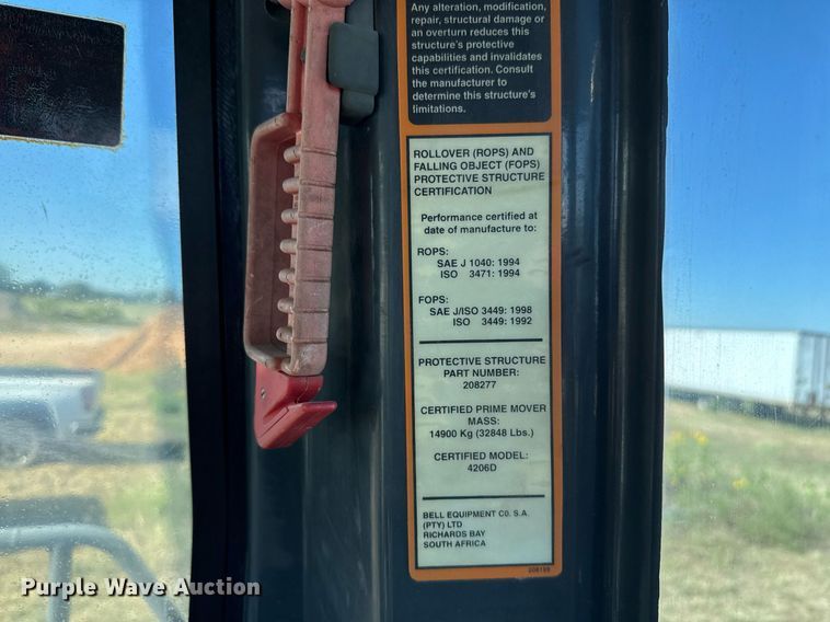 image for item EJ3069 2002 Bell 4206D tractor with scraper