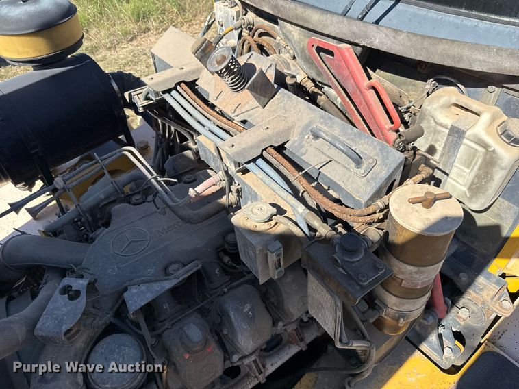 image for item EJ3069 2002 Bell 4206D tractor with scraper