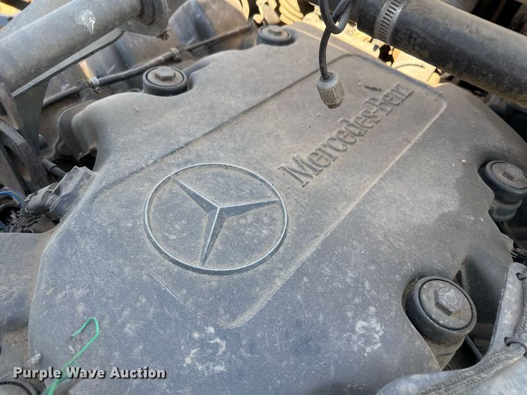 image for item EJ3069 2002 Bell 4206D tractor with scraper