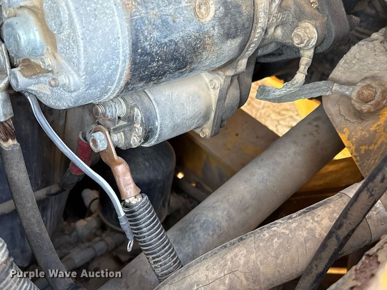 image for item EJ3069 2002 Bell 4206D tractor with scraper