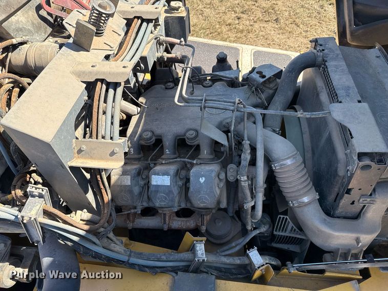 image for item EJ3069 2002 Bell 4206D tractor with scraper