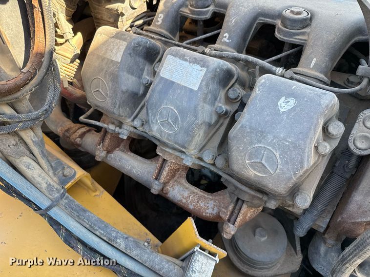 image for item EJ3069 2002 Bell 4206D tractor with scraper