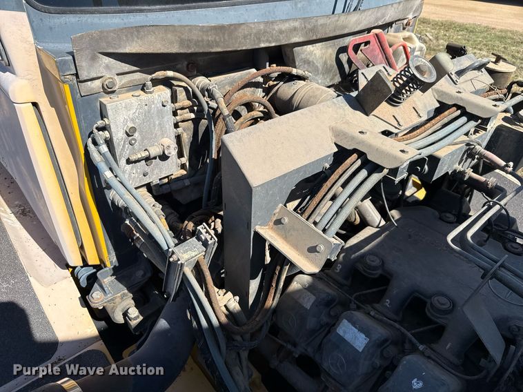 image for item EJ3069 2002 Bell 4206D tractor with scraper