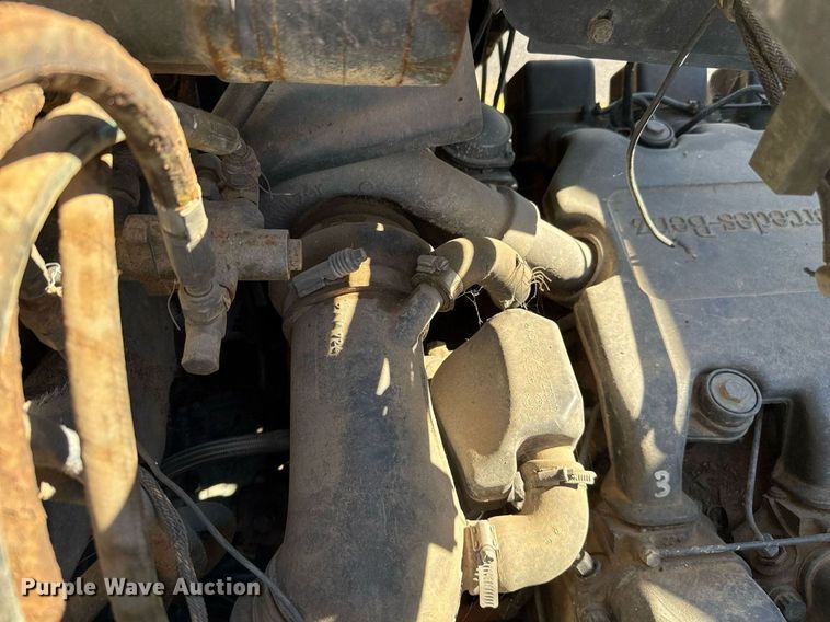 image for item EJ3069 2002 Bell 4206D tractor with scraper