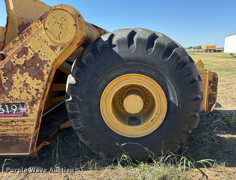 image for item EJ3069 2002 Bell 4206D tractor with scraper