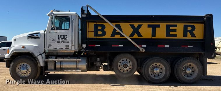 image for item EJ3071 2015 Western Star 4700SF dump truck