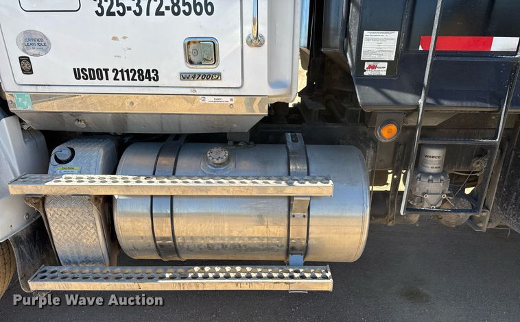 image for item EJ3071 2015 Western Star 4700SF dump truck