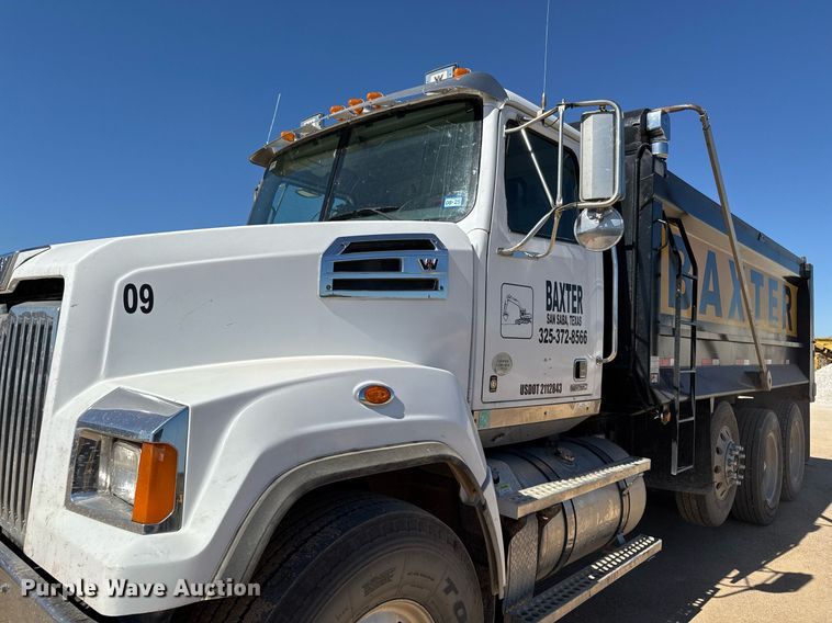 image for item EJ3071 2015 Western Star 4700SF dump truck