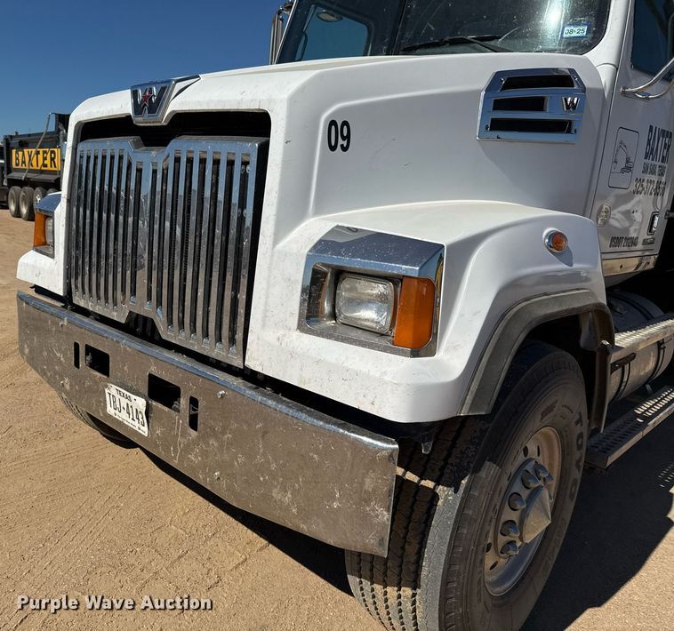 image for item EJ3071 2015 Western Star 4700SF dump truck