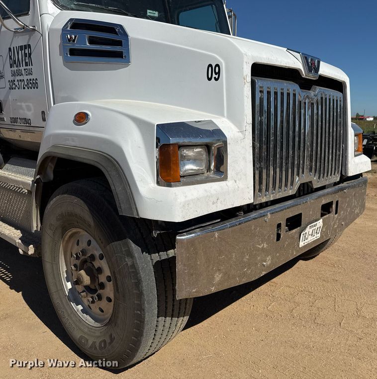 image for item EJ3071 2015 Western Star 4700SF dump truck