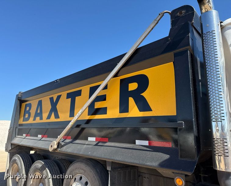 image for item EJ3071 2015 Western Star 4700SF dump truck