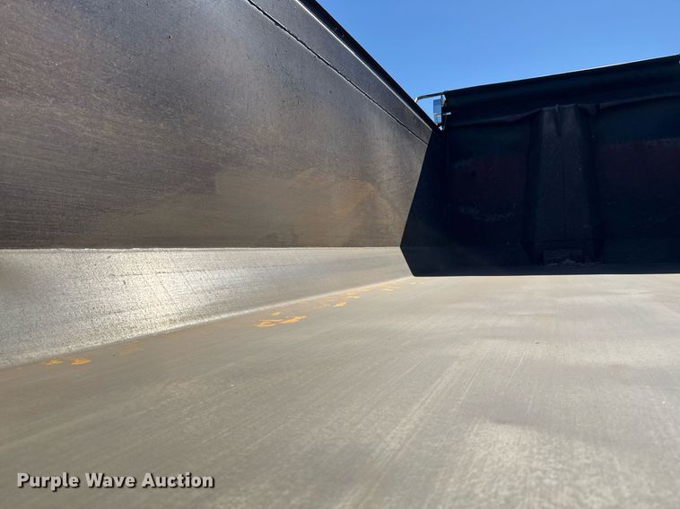 image for item EJ3071 2015 Western Star 4700SF dump truck