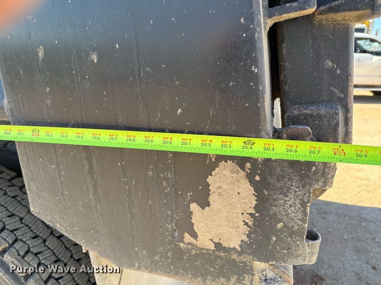 image for item EJ3071 2015 Western Star 4700SF dump truck