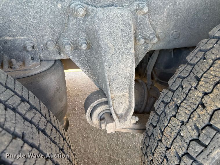 image for item EJ3071 2015 Western Star 4700SF dump truck