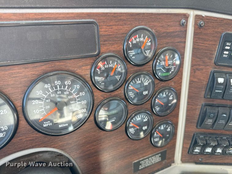 image for item EJ3071 2015 Western Star 4700SF dump truck