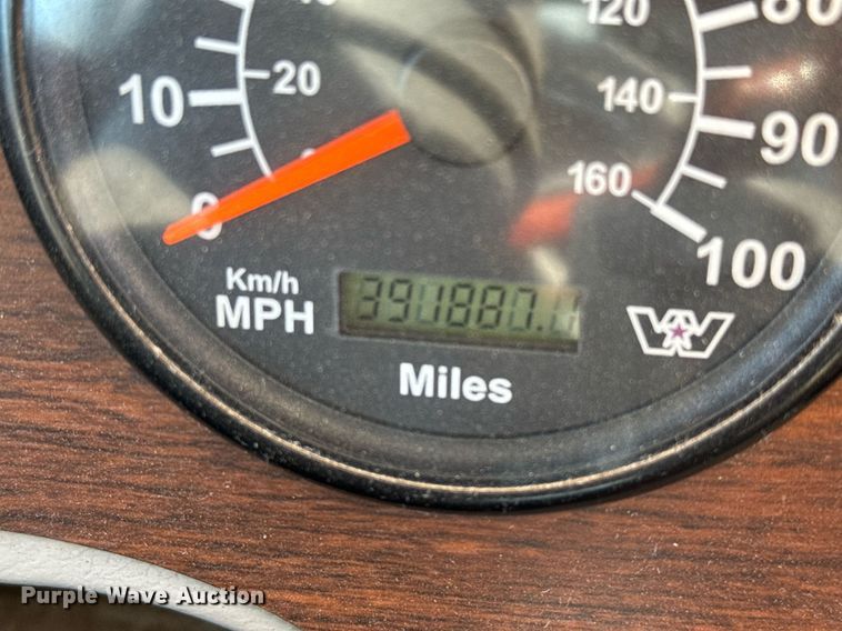 image for item EJ3071 2015 Western Star 4700SF dump truck