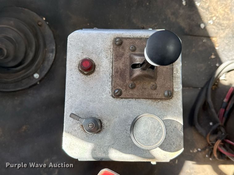 image for item EJ3071 2015 Western Star 4700SF dump truck