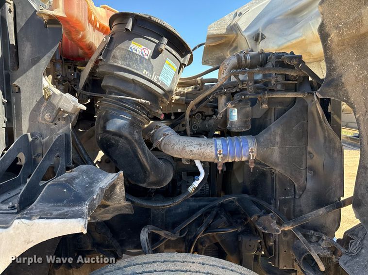 image for item EJ3071 2015 Western Star 4700SF dump truck