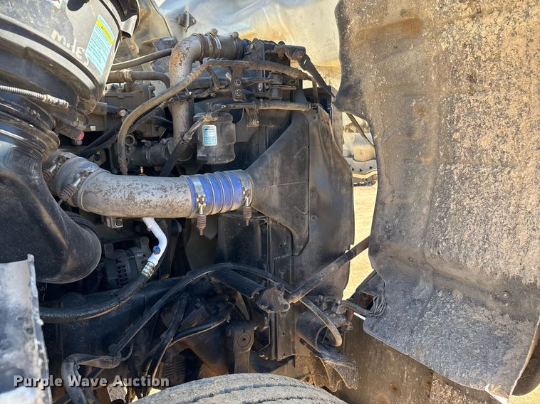 image for item EJ3071 2015 Western Star 4700SF dump truck