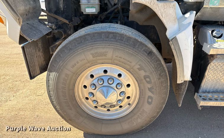 image for item EJ3071 2015 Western Star 4700SF dump truck