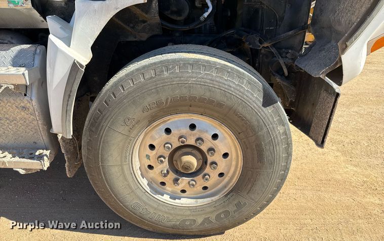 image for item EJ3071 2015 Western Star 4700SF dump truck