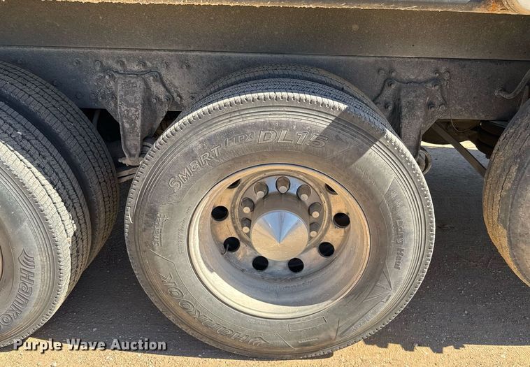 image for item EJ3071 2015 Western Star 4700SF dump truck