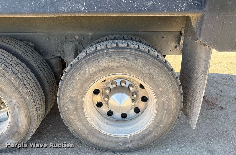 image for item EJ3071 2015 Western Star 4700SF dump truck