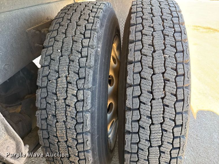 image for item EJ3071 2015 Western Star 4700SF dump truck