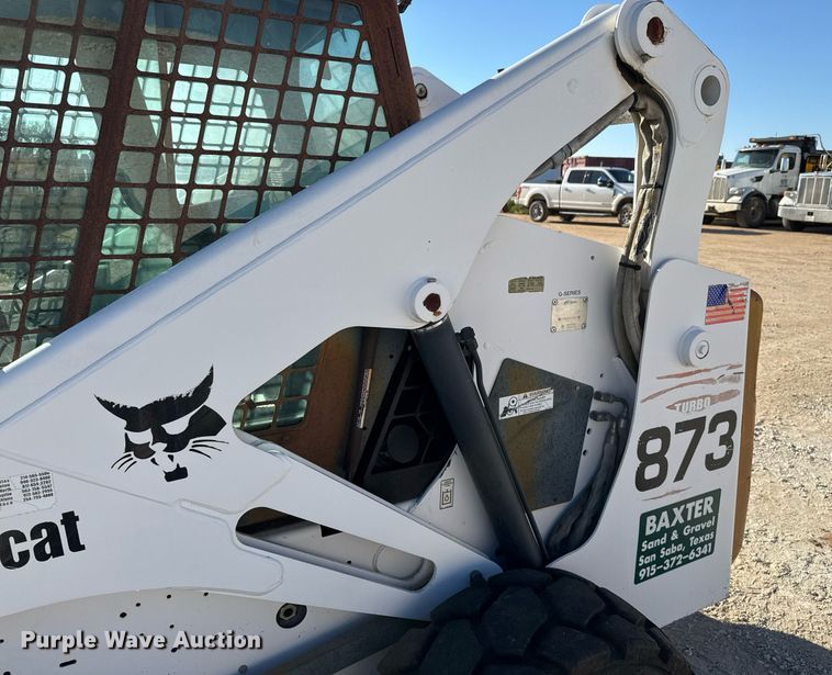 image for item EJ3072 2002 Bobcat 873 skid steer loader
