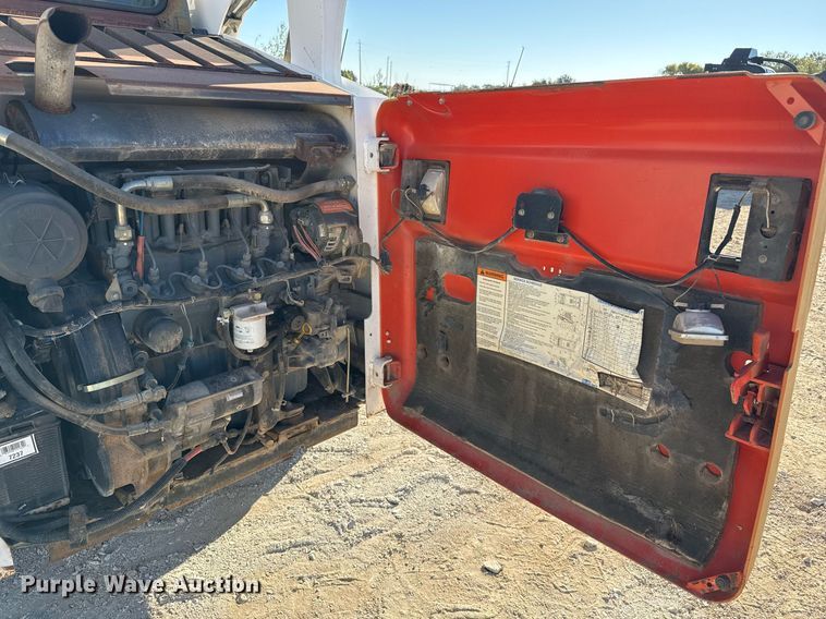 image for item EJ3072 2002 Bobcat 873 skid steer loader