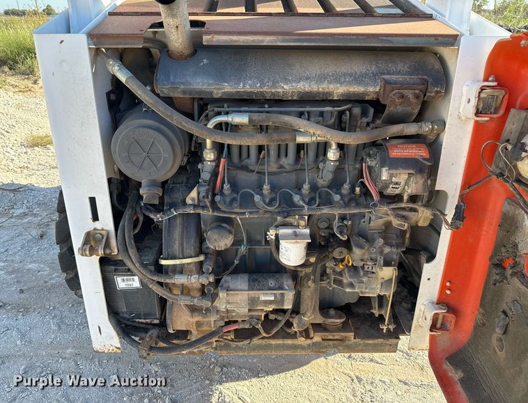 image for item EJ3072 2002 Bobcat 873 skid steer loader