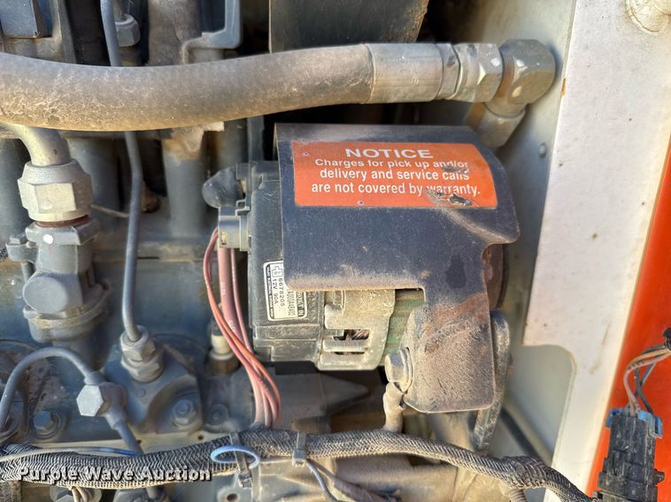 image for item EJ3072 2002 Bobcat 873 skid steer loader