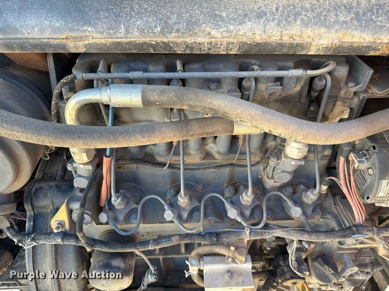 image for item EJ3072 2002 Bobcat 873 skid steer loader