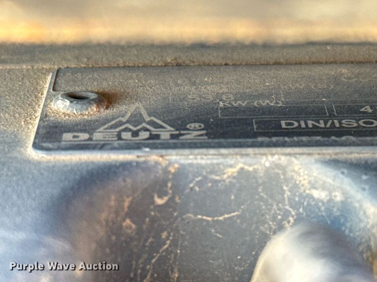 image for item EJ3072 2002 Bobcat 873 skid steer loader