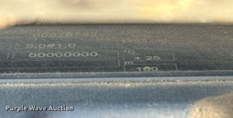 image for item EJ3072 2002 Bobcat 873 skid steer loader