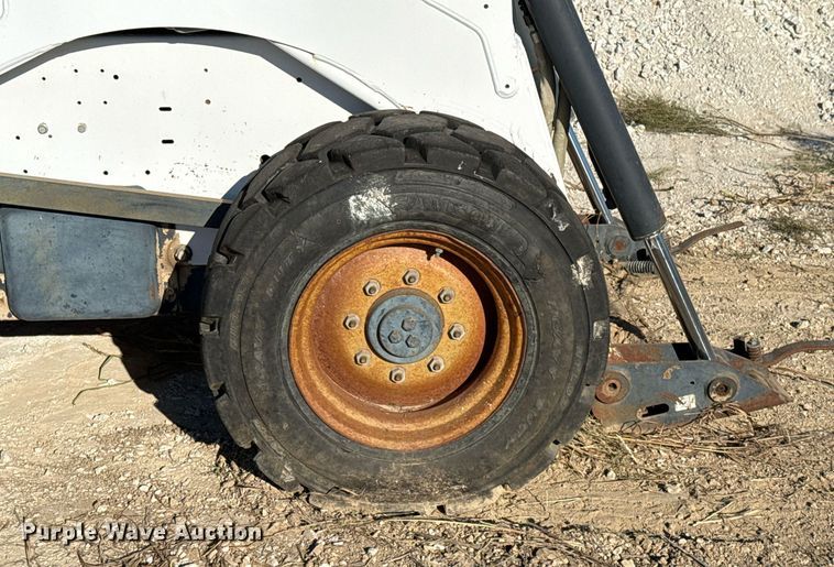 image for item EJ3072 2002 Bobcat 873 skid steer loader