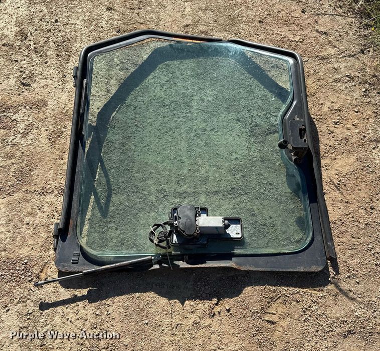 image for item EJ3072 2002 Bobcat 873 skid steer loader