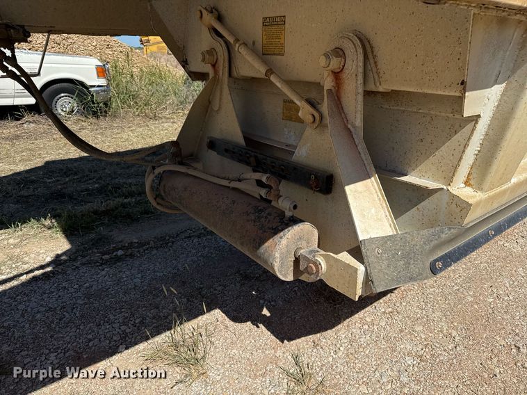 image for item EJ3073 2017 CTS BDT-40 bottom dump trailer
