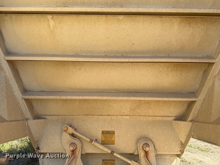 image for item EJ3073 2017 CTS BDT-40 bottom dump trailer