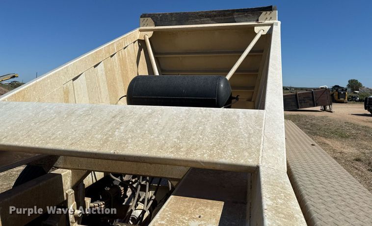 image for item EJ3073 2017 CTS BDT-40 bottom dump trailer