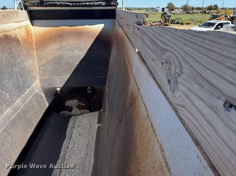 image for item EJ3073 2017 CTS BDT-40 bottom dump trailer